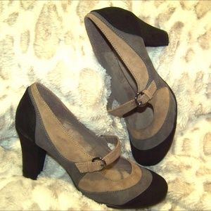 Shades of Gray! Aerosoles Roler Rink Pump NIB 7M